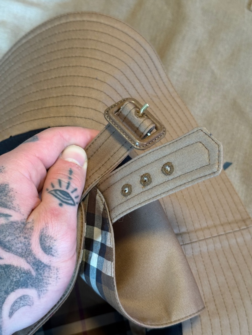 Burberry Tan Canvas Bucket Hat with Check Lining - Picture 5 of 6